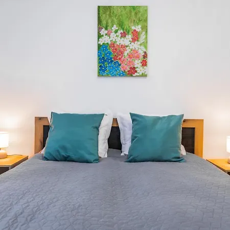 La Dolce Vita ~ New 1-bedroom Flat With Balcony София